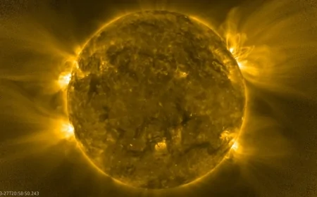 Solar Orbiter’dan Güneş'in Güney Kutbuna Ait İlk Görüntüler Paylaşıldı