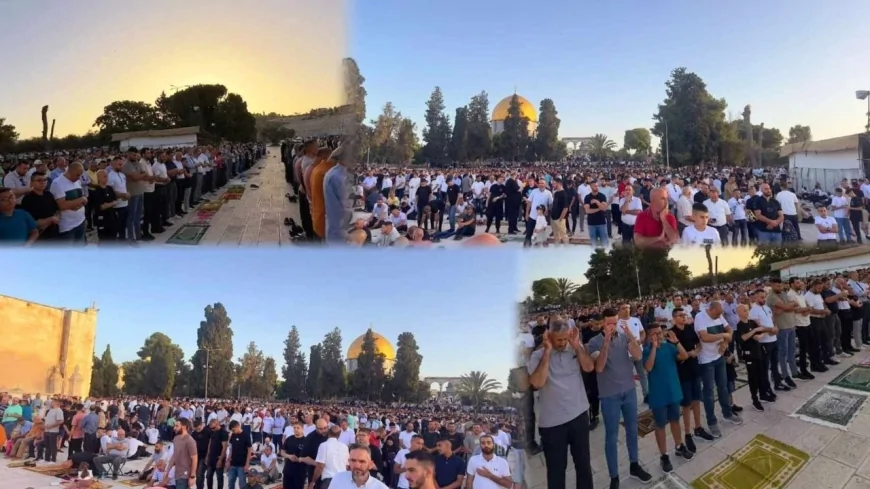 İsrail’in Kısıtlamalarına Rağmen Mescid-i Aksa’da Bayram Namazı