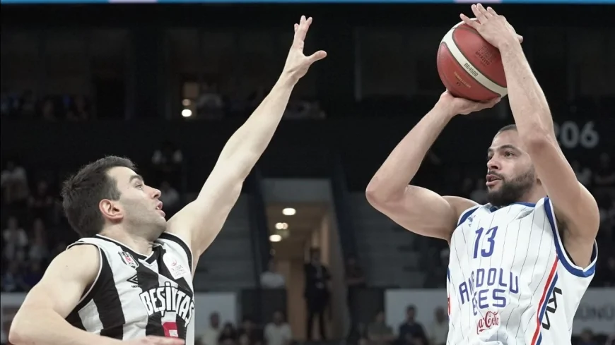 Beşiktaş, Anadolu Efes’i Deplasmanda Mağlup Etti: Play-off Serisi 5. Maça Taşındı