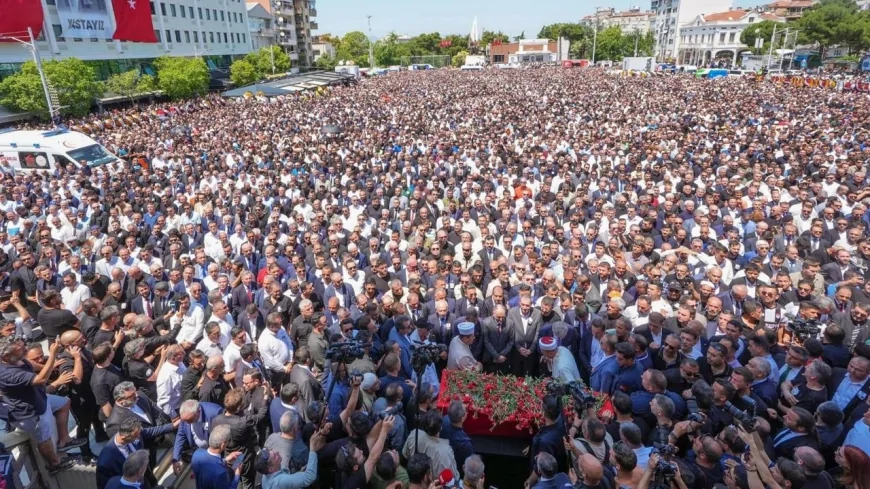 Manisa'da Ferdi Zeyrek'e On Binlerce Kişi Veda Etti