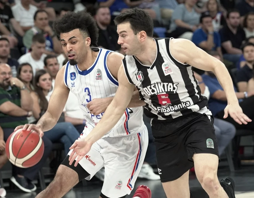 Beşiktaş, Anadolu Efes’i Deplasmanda Mağlup Etti: Play-off Serisi 5. Maça Taşındı